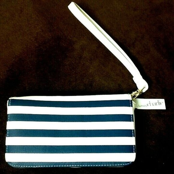 brand new NAVY & WHITE Charming Charlie Wristlet Wallet w/ Magnetic Kissing Lock - Picture 3 of 7